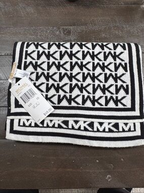 Michael Kors Black & White Monogram scarf
